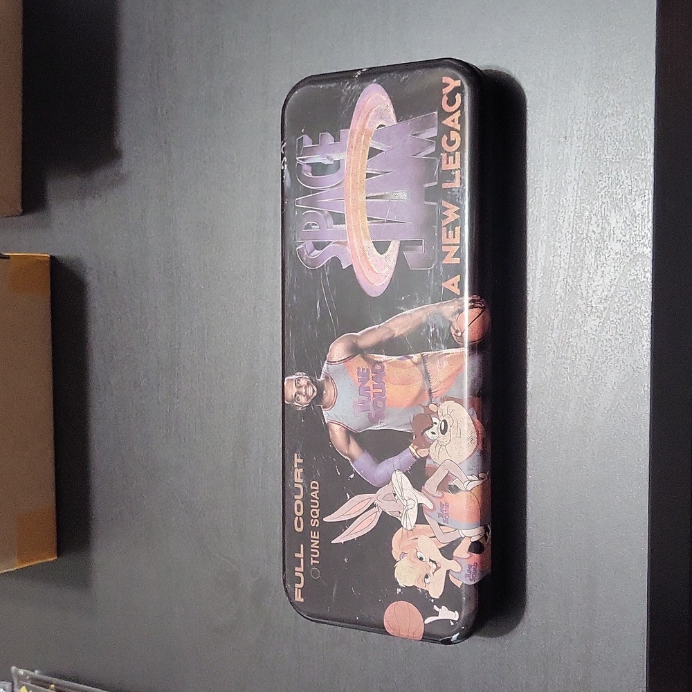 Space Jam pen holder